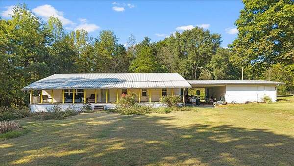 2 Acres of Residential Land with Home for Sale in Delano, Tennessee