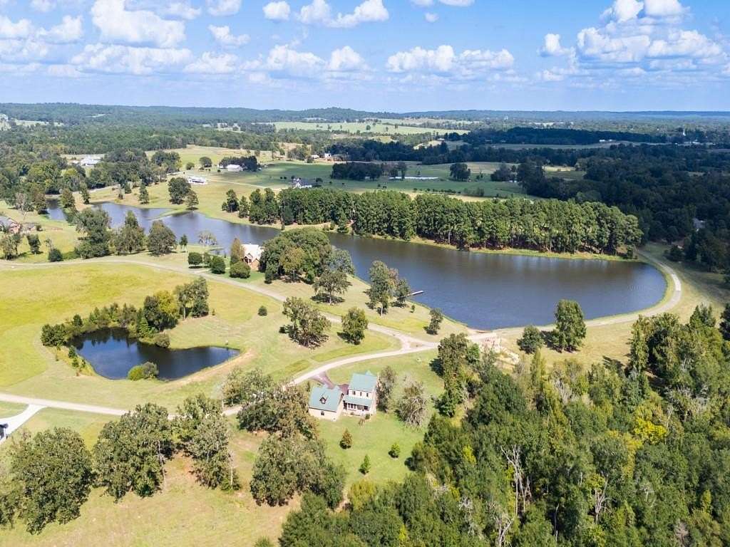 1.63 Acres of Residential Land with Home for Sale in LaRue, Texas