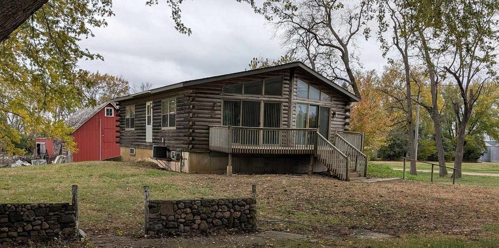 3.29 Acres of Residential Land with Home for Sale in Primghar, Iowa