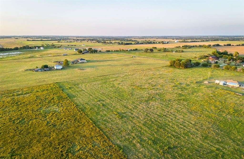 2 Acres of Residential Land for Sale in Elm Mott, Texas