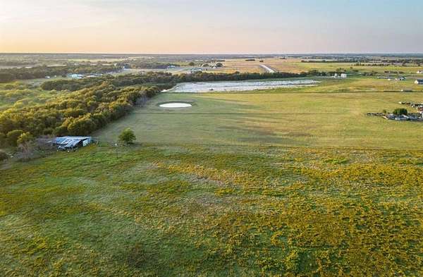 1 Acre of Residential Land for Sale in Elm Mott, Texas