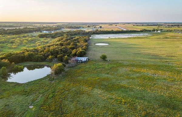 1 Acre of Residential Land for Sale in Elm Mott, Texas