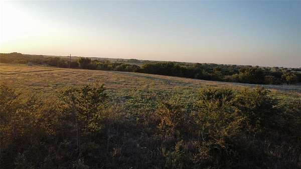 10 Acres of Land for Sale in St. Jo, Texas