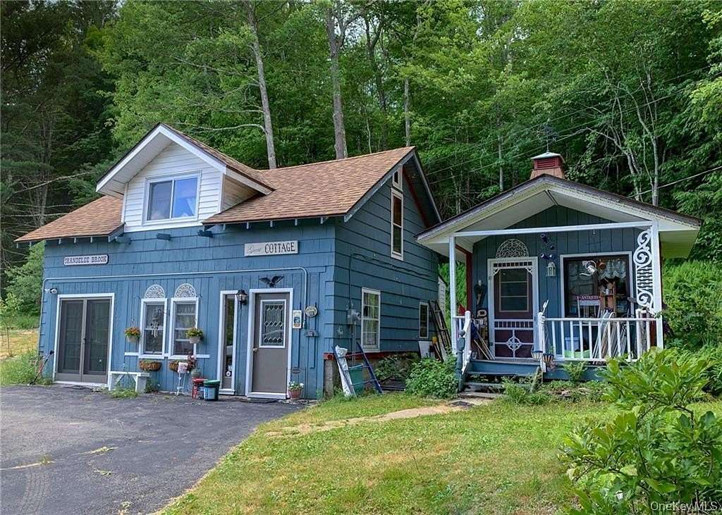 13.5 Acres of Land with Home for Sale in Livingston Manor, New York