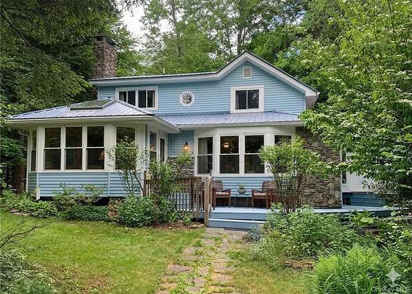 13.5 Acres of Land with Home for Sale in Livingston Manor, New York