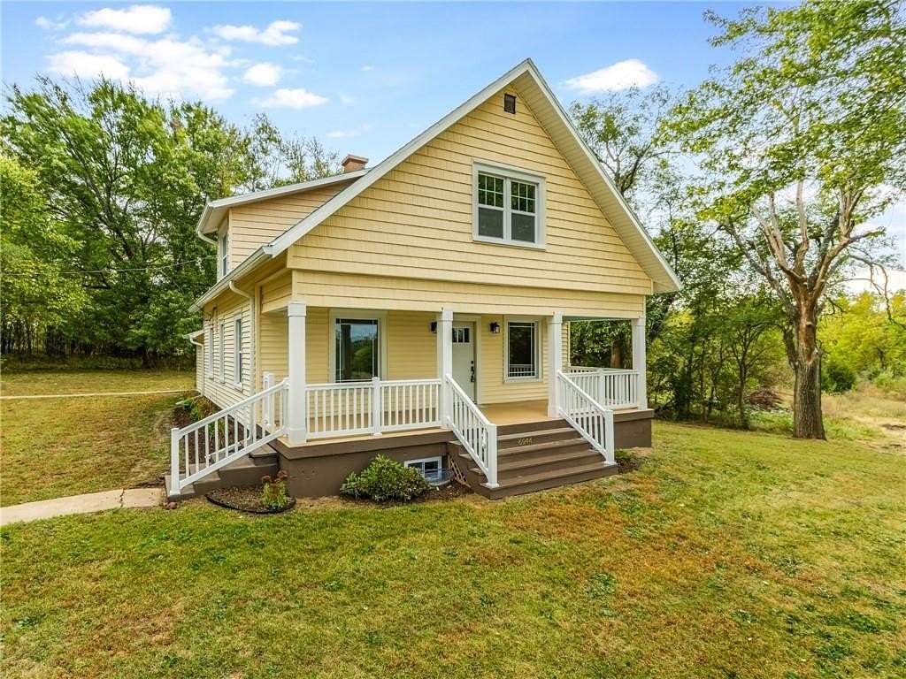 5 Acres of Residential Land with Home for Sale in Clarksdale, Missouri