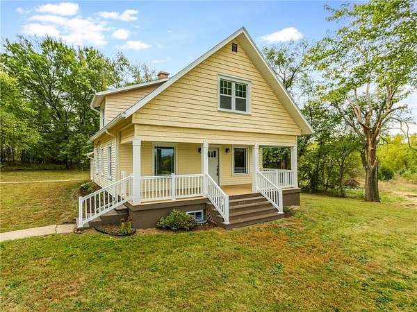 5 Acres of Residential Land with Home for Sale in Clarksdale, Missouri