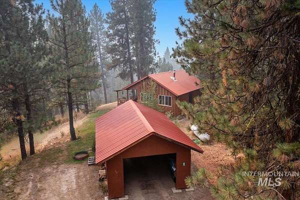 2.88 Acres of Residential Land with Home for Sale in Garden Valley, Idaho