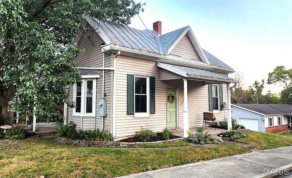 1.6 Acres of Residential Land with Home for Sale in New Haven, Missouri