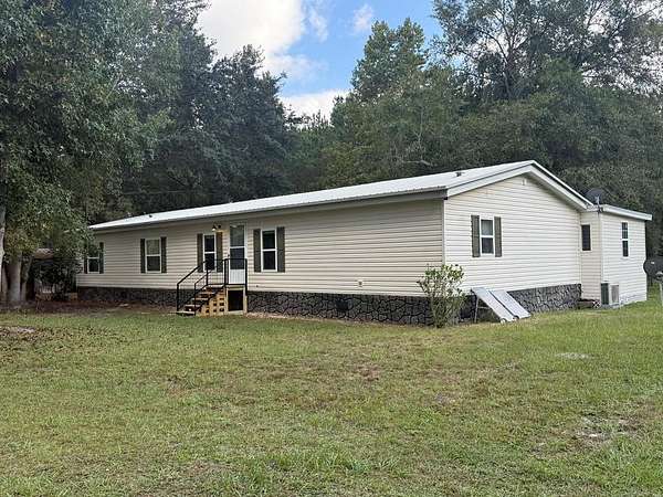 5 Acres of Improved Mixed-Use Land for Sale in Ray City, Georgia