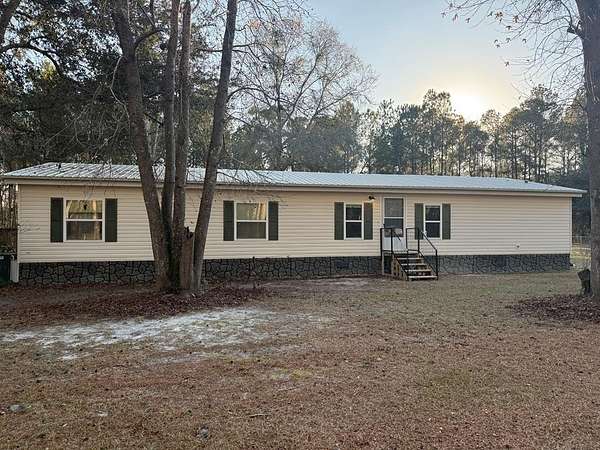 5 Acres of Improved Mixed-Use Land for Sale in Ray City, Georgia