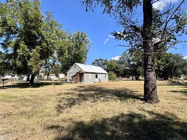 0.92 Acres of Improved Mixed-Use Land for Sale in Locust Grove, Oklahoma