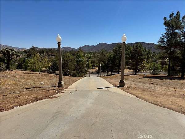 4.89 Acres of Residential Land with Home for Sale in Agua Dulce, California