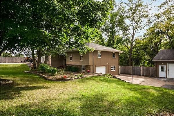 1.82 Acres of Residential Land with Home for Sale in Kansas City, Kansas