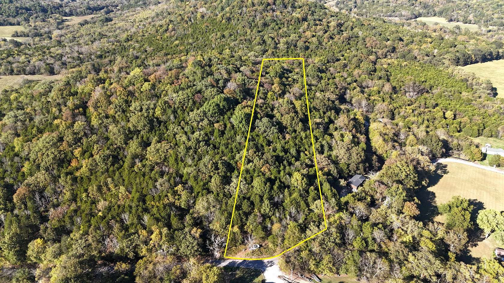 5 Acres of Residential Land for Sale in Hartsville, Tennessee