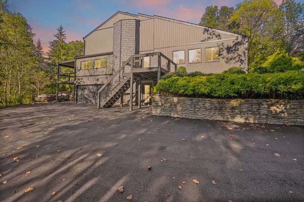 3.3 Acres of Residential Land with Home for Sale in Richmond, Kentucky