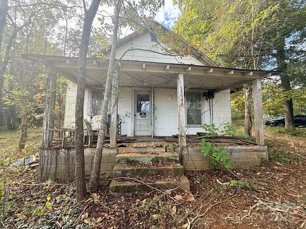 1.6 Acres of Residential Land for Sale in Morganton, North Carolina