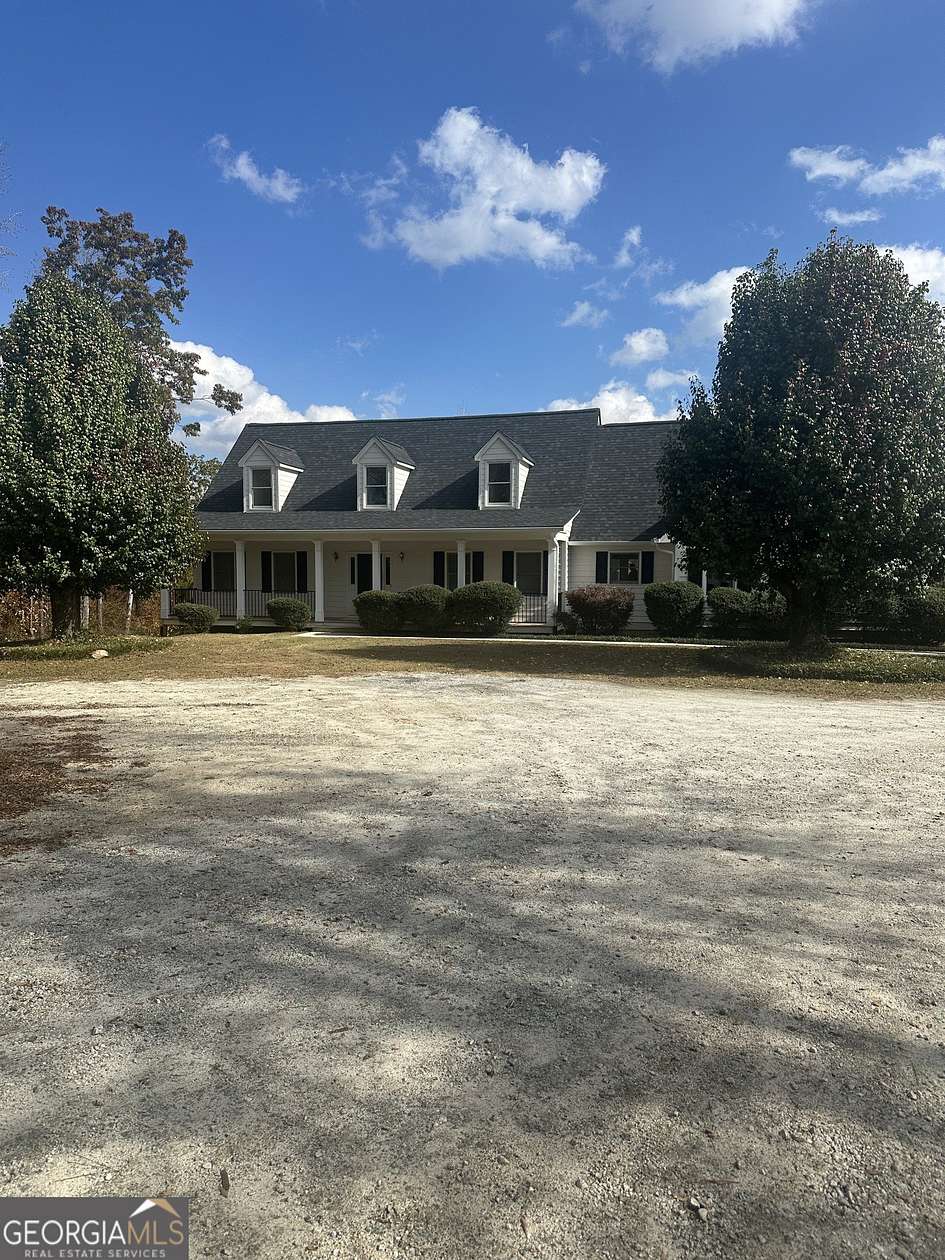 4 Acres of Residential Land with Home for Sale in Newnan, Georgia