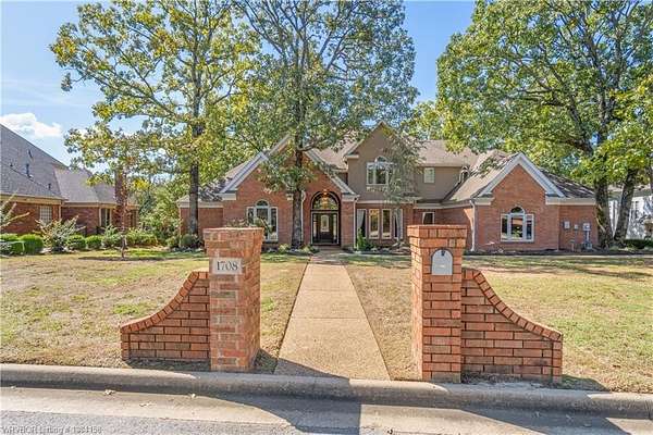 1.58 Acres of Residential Land with Home for Sale in Fort Smith, Arkansas