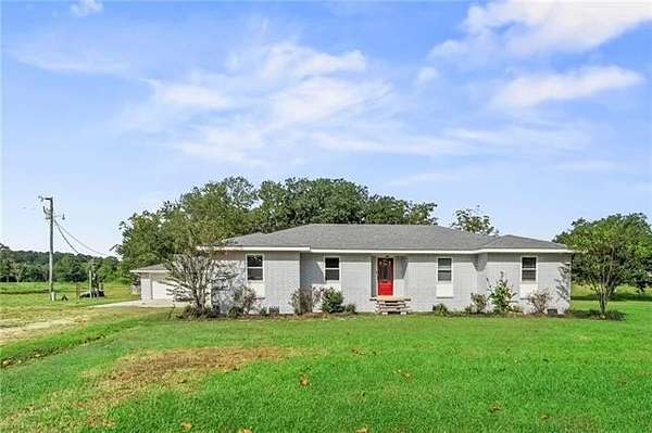 14.1 Acres of Land with Home for Sale in Hammond, Louisiana