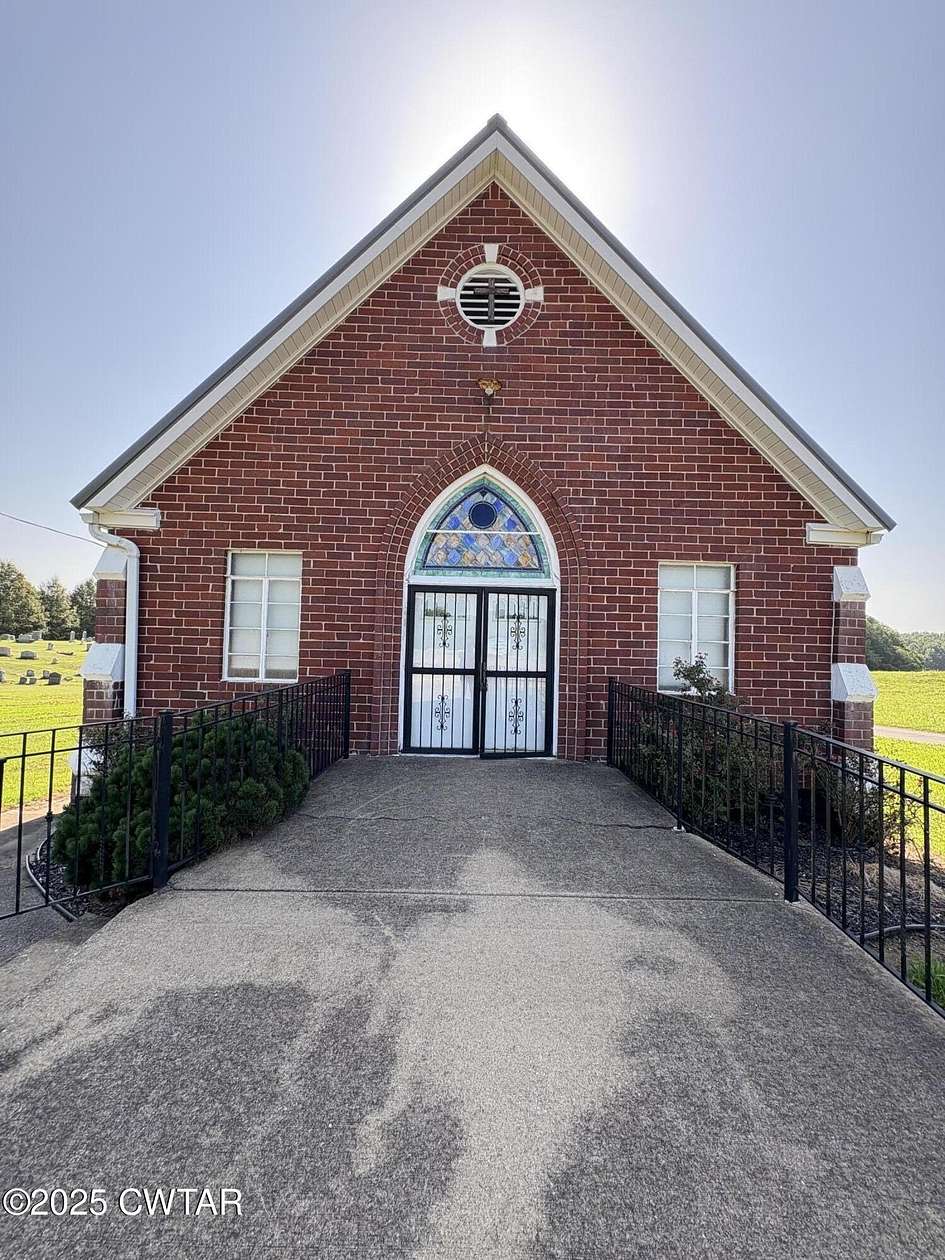 2.4 Acres of Improved Commercial Land for Sale in Dresden, Tennessee