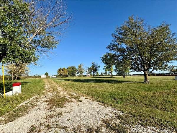 3 Acres of Residential Land for Sale in Bowling Green, Missouri