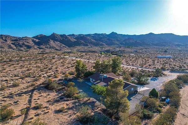 2.5 Acres of Residential Land with Home for Sale in Joshua Tree, California
