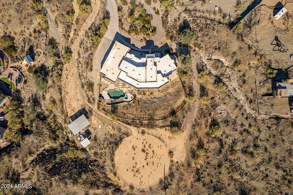 2.1 Acres of Residential Land with Home for Lease in Laveen, Arizona