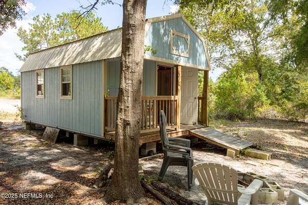 2.46 Acres of Land for Sale in Hawthorne, Florida