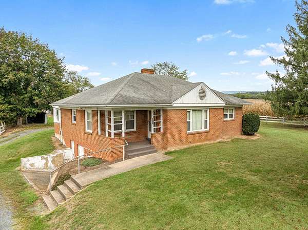 14.3 Acres of Land with Home for Sale in Edinburg, Virginia