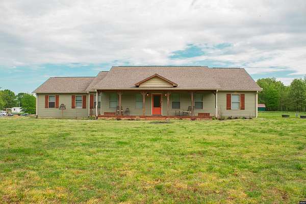 4.18 Acres of Residential Land with Home for Sale in Martin, Tennessee