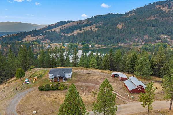 16.2 Acres of Land with Home for Sale in Kettle Falls, Washington
