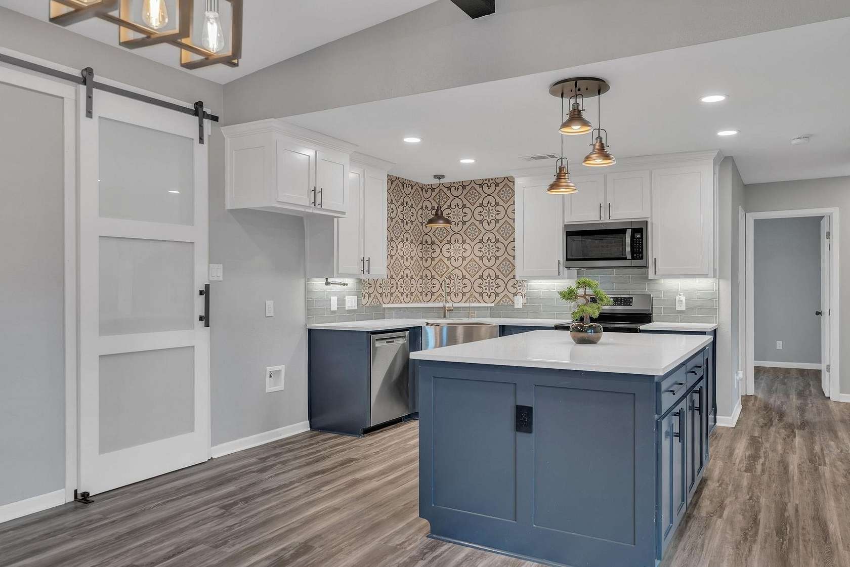 7 Acres of Residential Land with Home for Sale in Kilgore, Texas