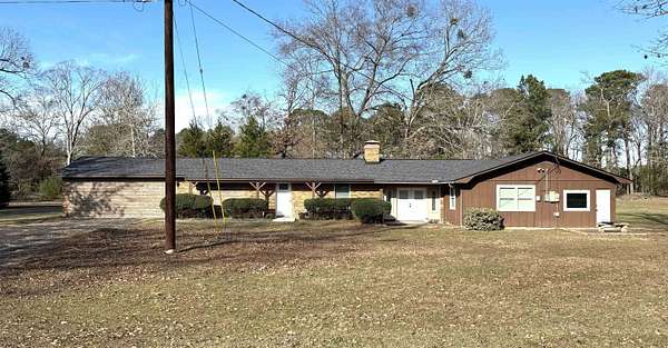 7 Acres of Land with Home for Sale in Kilgore, Texas