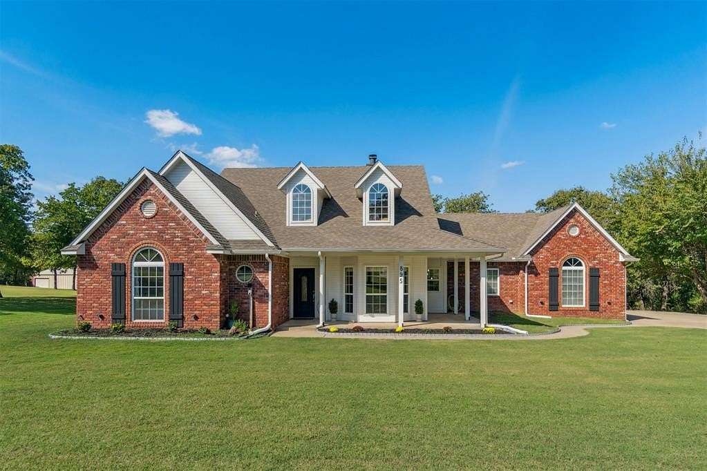 2.56 Acres of Residential Land with Home for Sale in Choctaw, Oklahoma