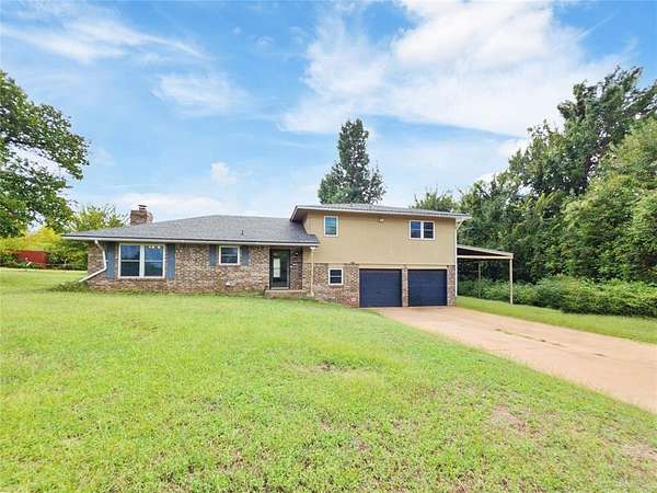 2 Acres of Residential Land with Home for Sale in Blanchard, Oklahoma