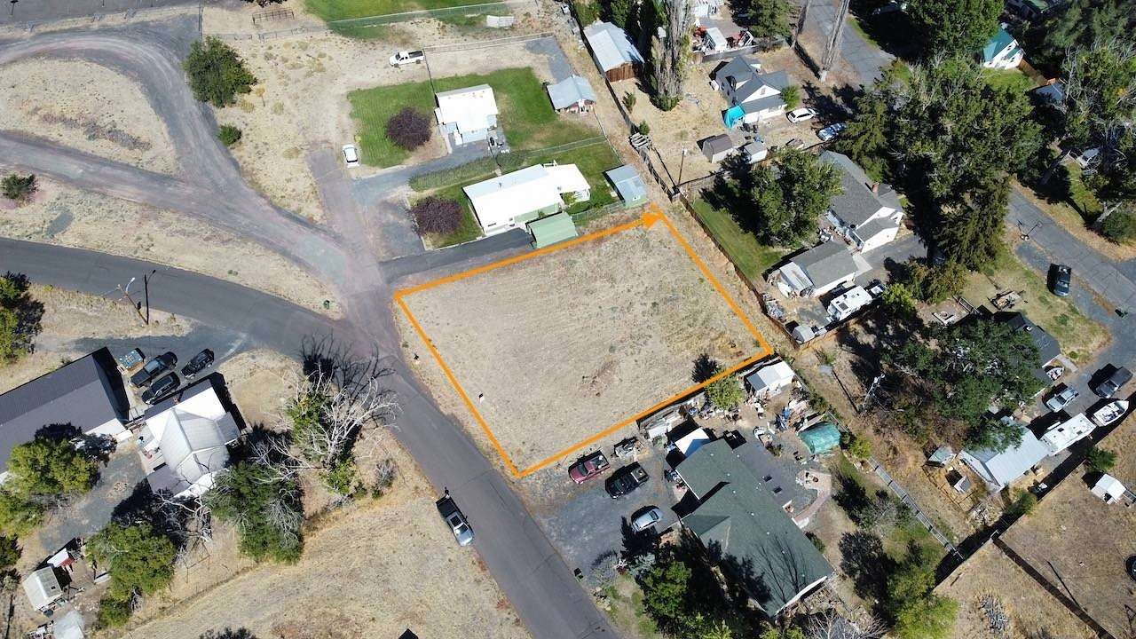 0.32 Acres of Residential Land for Sale in Hines, Oregon