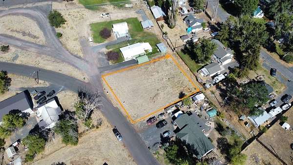 0.32 Acres of Residential Land for Sale in Hines, Oregon