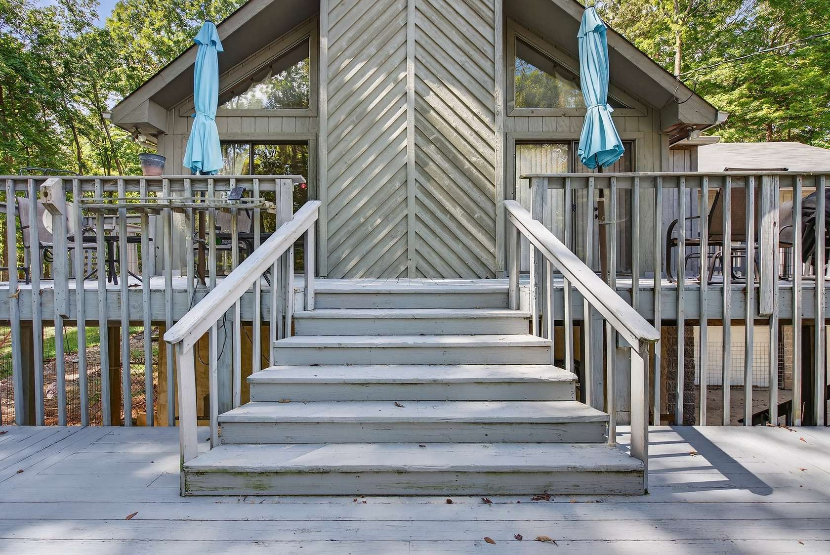 38.2 Acres of Land with Home for Sale in Clarksville, Tennessee