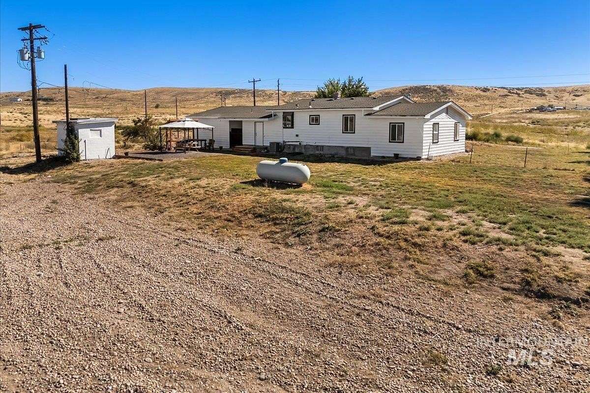 1.78 Acres of Residential Land with Home for Sale in Payette, Idaho