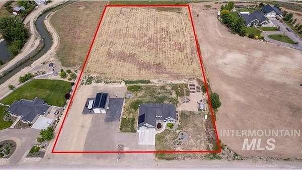 4.55 Acres of Residential Land with Home for Sale in Fruitland, Idaho