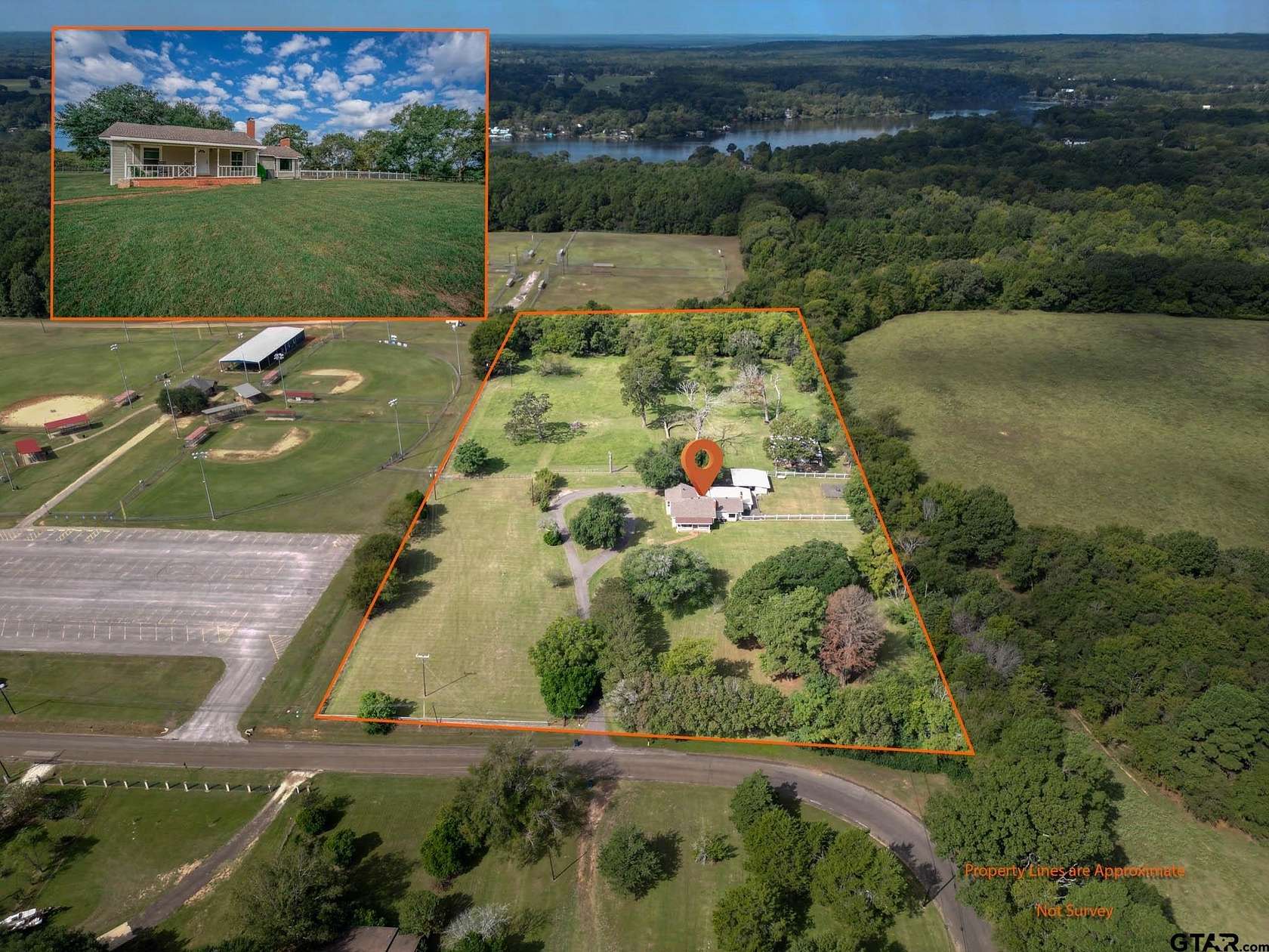 6.29 Acres of Residential Land with Home for Sale in Jacksonville, Texas