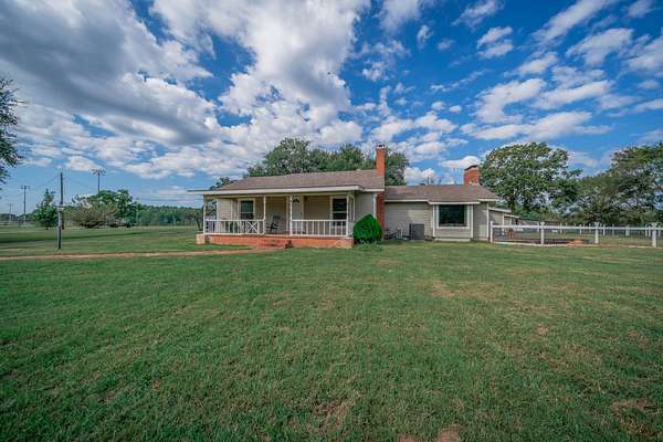 6.29 Acres of Land with Home for Sale in Jacksonville, Texas
