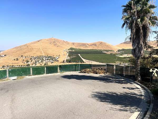 5 Acres of Residential Land for Sale in Porterville, California