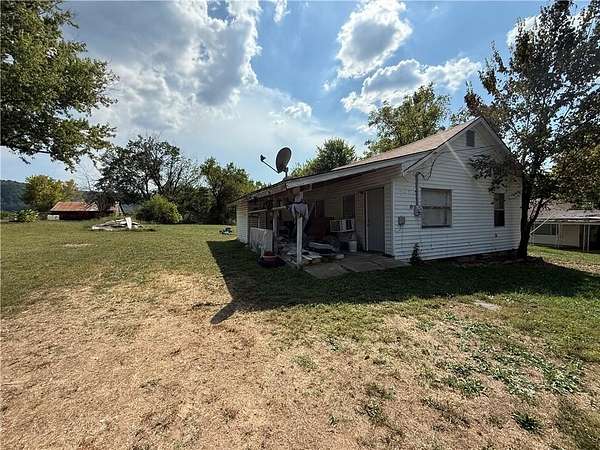 1.5 Acres of Residential Land with Home for Sale in Marshall, Arkansas