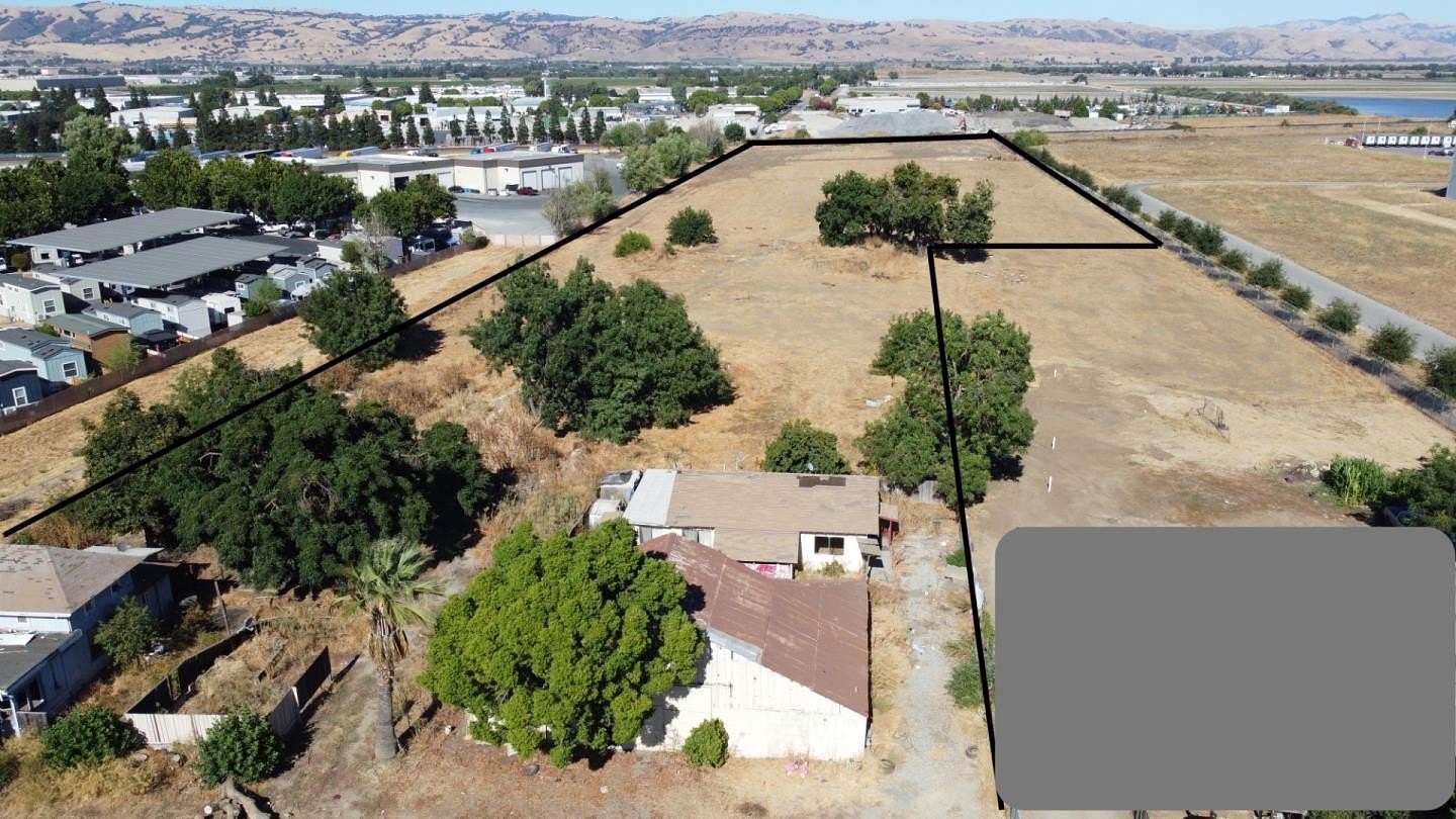 10 Acres of Improved Mixed-Use Land for Sale in Gilroy, California