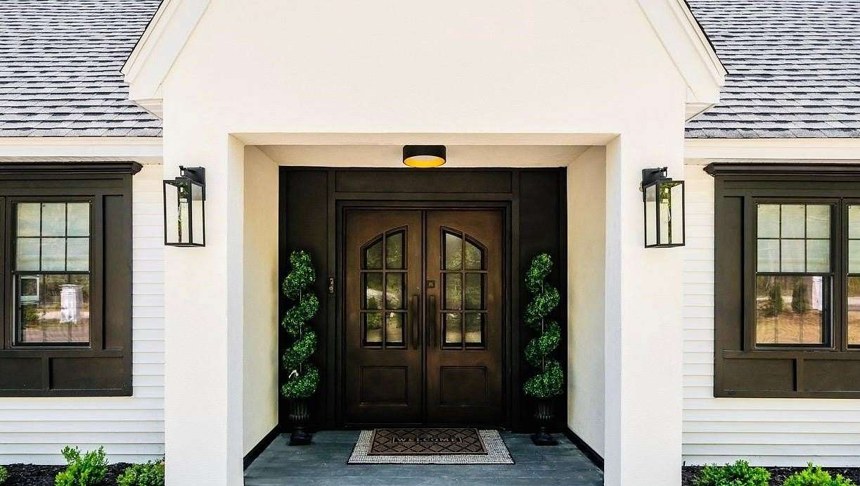 3.87 Acres of Residential Land with Home for Sale in Nottingham, New Hampshire