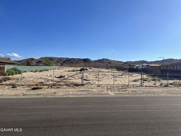 0.98 Acres of Land for Sale in Lake Los Angeles, California