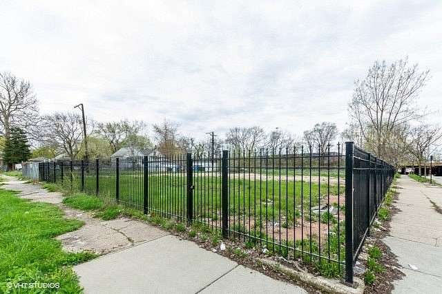 0.36 Acres of Residential Land for Sale in Chicago, Illinois