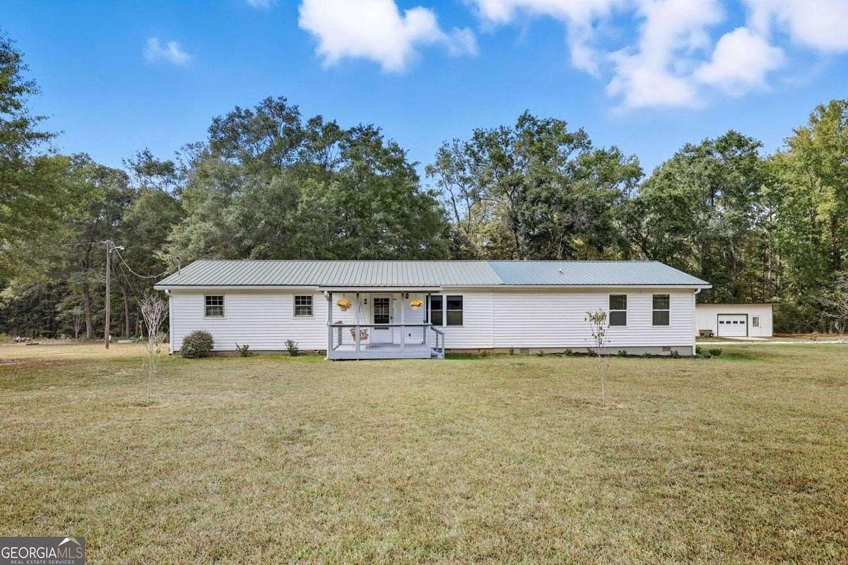 1.79 Acres of Residential Land with Home for Sale in Hull, Georgia